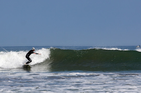 An independent surfer who booked Surf Racer´s Surf & Stay package enjoying a morning in the uncrowded waves of Peru
